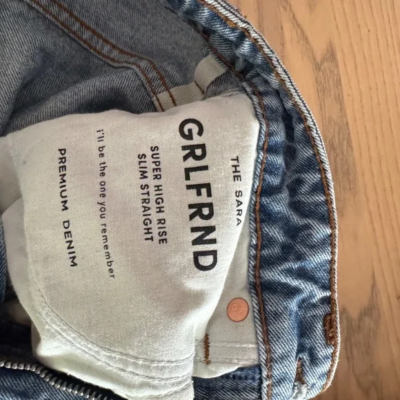 Grlfrnd Sara Super High Rise Slim Straight Jeans size 28 originally $215 on sale
